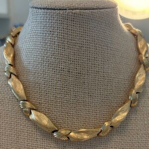 Crown Trifari Matte Gold Sculpted Link Necklace - Elegant Women's Statement